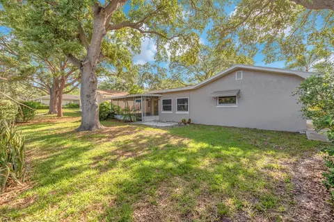 Exterior - 11081 143rd St, Largo, FL 33774 photo 6 of 9