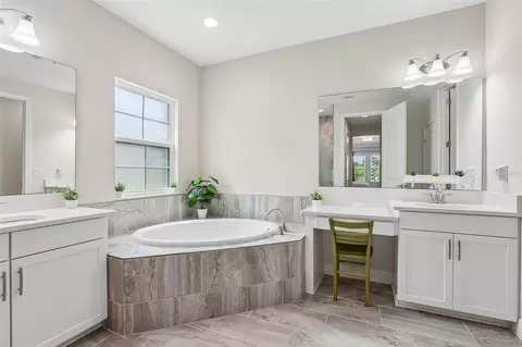 Bath - 6092 Hidden Branch Dr, Apollo Beach, FL 33572 photo 1 of 7