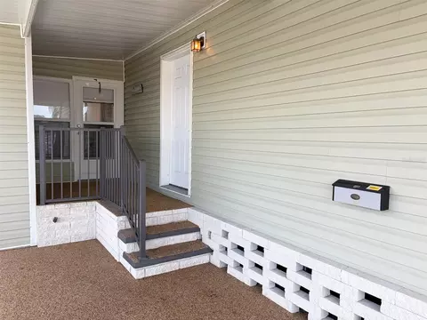 1503 23rd Ave W, Bradenton, FL 34205 photo 2