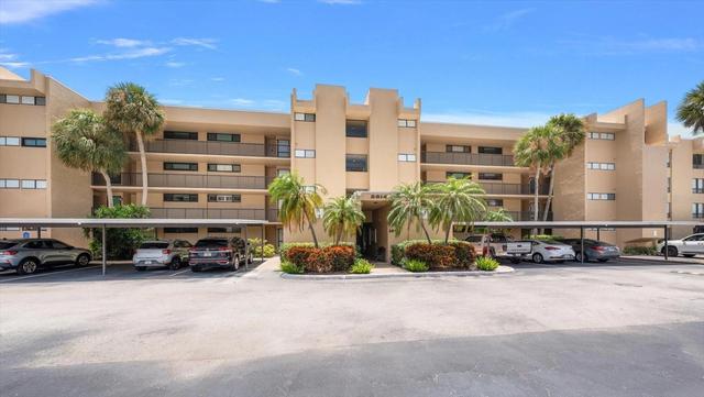 2614 Cove Cay Dr #409, Clearwater, FL 33760