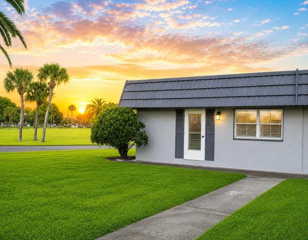 202 Bedford Trl #97, Sun City Center, FL 33573