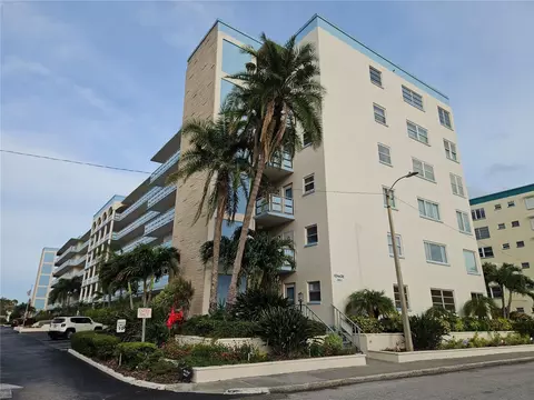 2850 59th St S #115, Saint Petersburg, FL 33707
