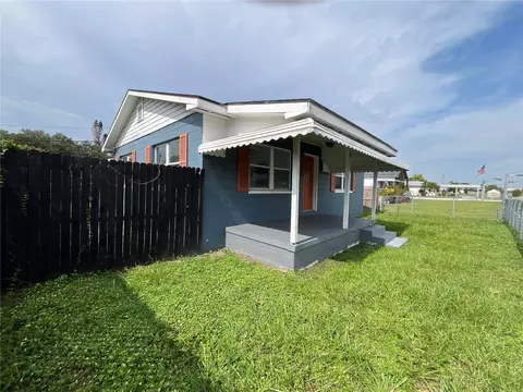 1206 E Canal St, Mulberry, FL 33860