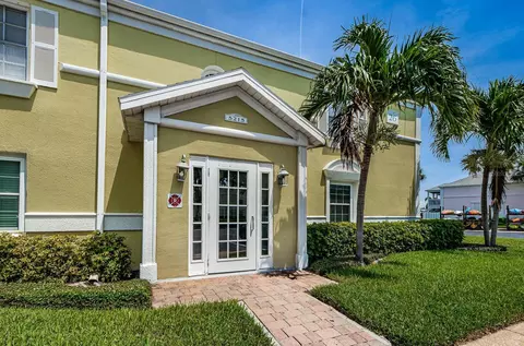 5215 Coquina Key Dr SE #B, Saint Petersburg, FL 33705