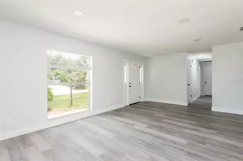 Living - 902 Shangri La Dr, Seffner, FL 33584 photo 2 of 6