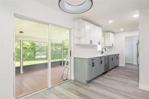 Kitchen - 902 Shangri La Dr, Seffner, FL 33584 photo 1 of 4