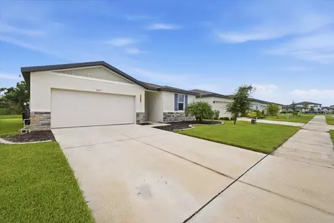 Exterior - 10119 Daybreak Gln, Parrish, FL 34219 photo 2 of 7