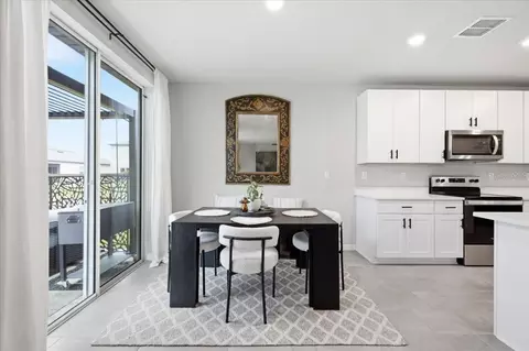 Dining - 10119 Daybreak Gln, Parrish, FL 34219 photo 1 of 1