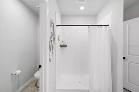 Bath - 10119 Daybreak Gln, Parrish, FL 34219 photo 1 of 3