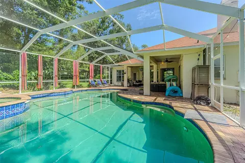 Exterior - 2409 Fox Forest Dr, Lutz, FL 33549 photo 5 of 8