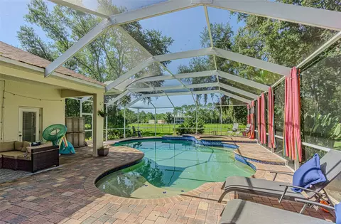 Exterior - 2409 Fox Forest Dr, Lutz, FL 33549 photo 4 of 8