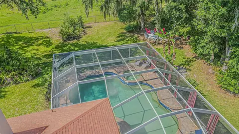 Exterior - 2409 Fox Forest Dr, Lutz, FL 33549 photo 7 of 8