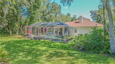Exterior - 2409 Fox Forest Dr, Lutz, FL 33549 photo 6 of 8