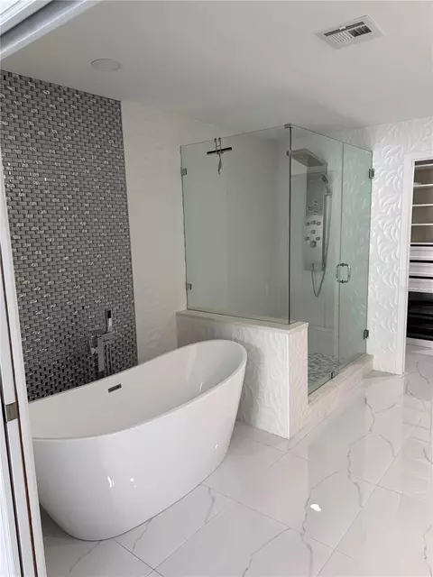 Bath - 4470 Gondolier Rd, Spring Hill, FL 34609 photo 1 of 4