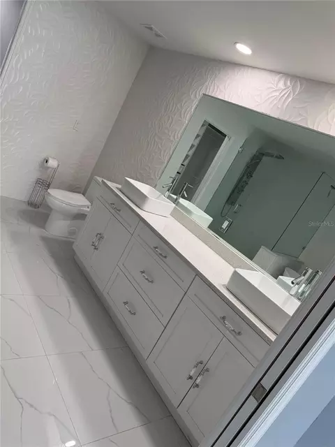 Bath - 4470 Gondolier Rd, Spring Hill, FL 34609 photo 2 of 4