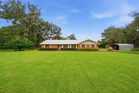 3704 Thonotosassa Rd, Plant City, FL 33565