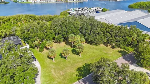 145 Th Ln, Largo, FL 33774 photo 5