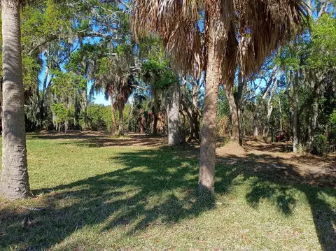 145 Th Ln, Largo, FL 33774 photo 2