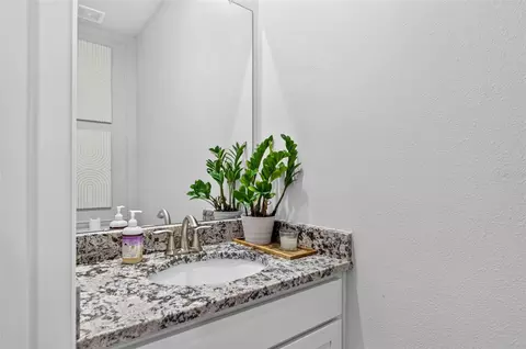 Bath - 12473 Dora Trl, Parrish, FL 34219 photo 1 of 4