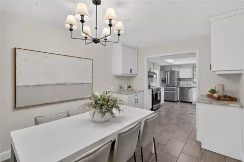 Dining - 724 Isleton Dr, Brandon, FL 33511 photo 4 of 4