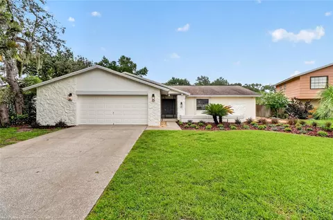 Exterior - 724 Isleton Dr, Brandon, FL 33511 photo 2 of 11