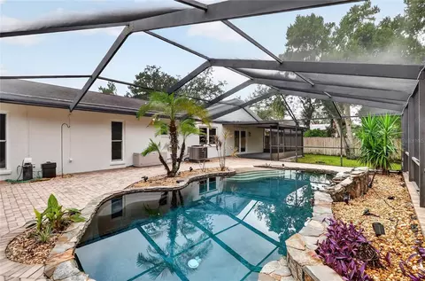 Exterior - 724 Isleton Dr, Brandon, FL 33511 photo 9 of 11