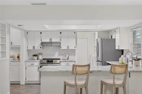 Kitchen - 724 Isleton Dr, Brandon, FL 33511 photo 1 of 7