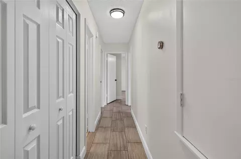 Entry Way - 724 Isleton Dr, Brandon, FL 33511 photo 5 of 6