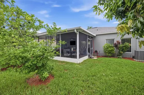 Exterior - 2814 Maple Brook Loop, Lutz, FL 33558 photo 6 of 11