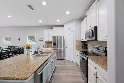 Kitchen - 2814 Maple Brook Loop, Lutz, FL 33558 photo 2 of 3