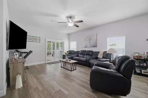 Living - 2814 Maple Brook Loop, Lutz, FL 33558 photo 2 of 2