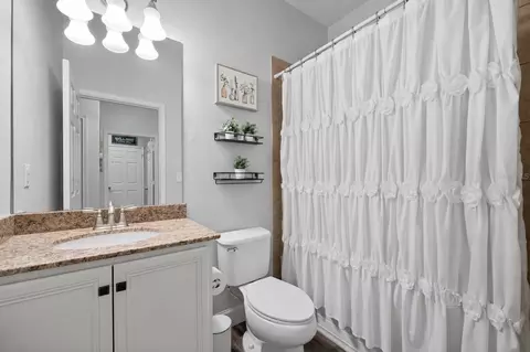 Bath - 2814 Maple Brook Loop, Lutz, FL 33558 photo 4 of 4