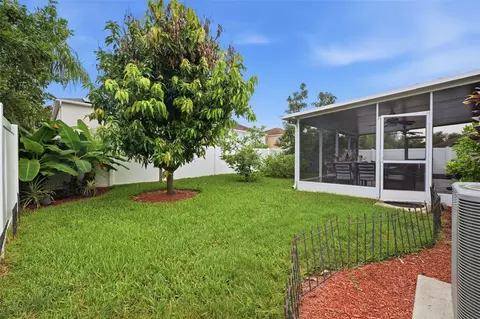 Exterior - 2814 Maple Brook Loop, Lutz, FL 33558 photo 9 of 11