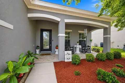 Exterior - 2814 Maple Brook Loop, Lutz, FL 33558 photo 2 of 11