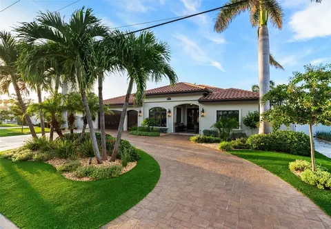 203 Howard Dr, Belleair Beach, FL 33786