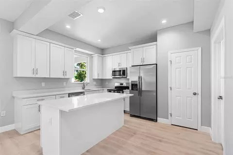 Kitchen - 2519 Avenue E SW, Winter Haven, FL 33880 photo 2 of 3