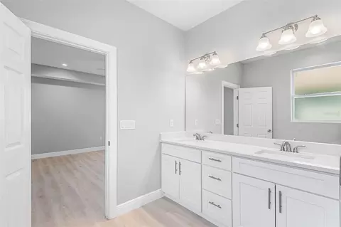 Bath - 2519 Avenue E SW, Winter Haven, FL 33880 photo 2 of 4