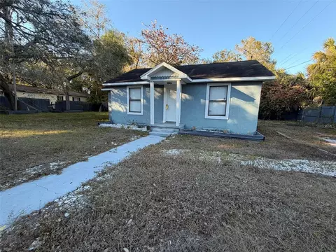 2020 E Powhatan Ave, Tampa, FL 33610