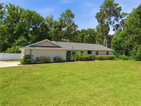 Exterior - 3944 NE 7th St, Ocala, FL 34470 photo 8 of 9