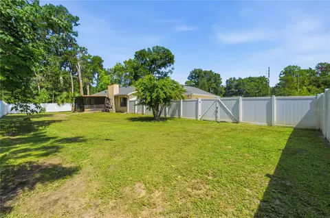 Exterior - 3944 NE 7th St, Ocala, FL 34470 photo 7 of 9