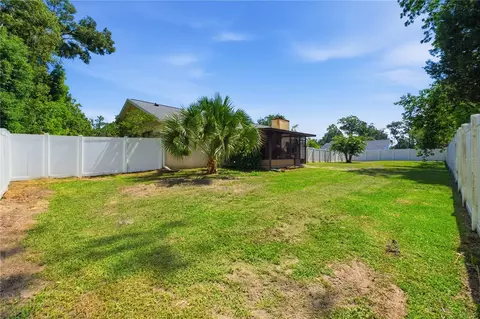 Exterior - 3944 NE 7th St, Ocala, FL 34470 photo 6 of 9