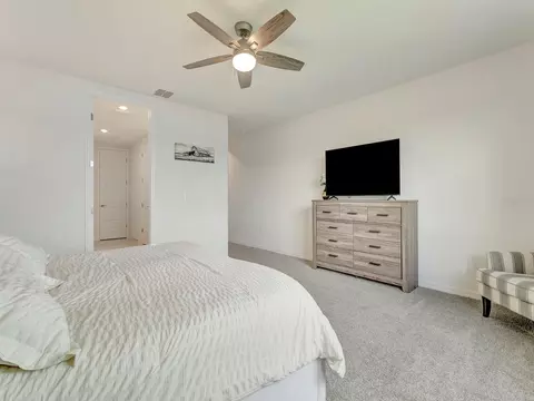 Bedroom - 7008 Norris Landing Pl, Parrish, FL 34219 photo 7 of 10