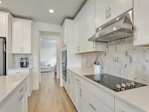 Kitchen - 7008 Norris Landing Pl, Parrish, FL 34219 photo 3 of 3