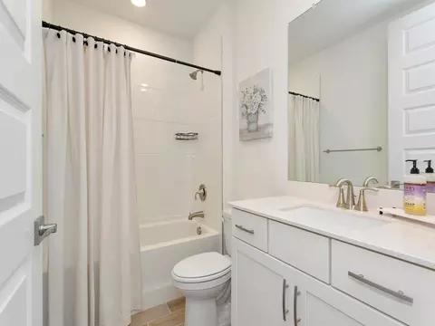 Bath - 7008 Norris Landing Pl, Parrish, FL 34219 photo 1 of 7