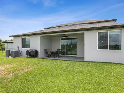 Exterior - 7008 Norris Landing Pl, Parrish, FL 34219 photo 4 of 10