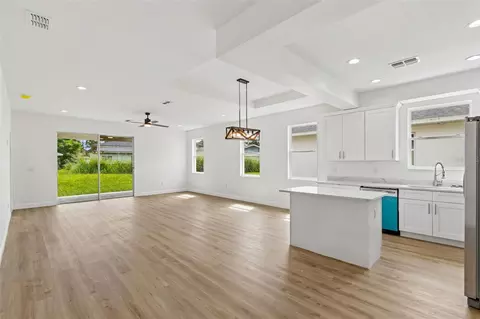 Living - 2523 Avenue E SW, Winter Haven, FL 33880 photo 1 of 7