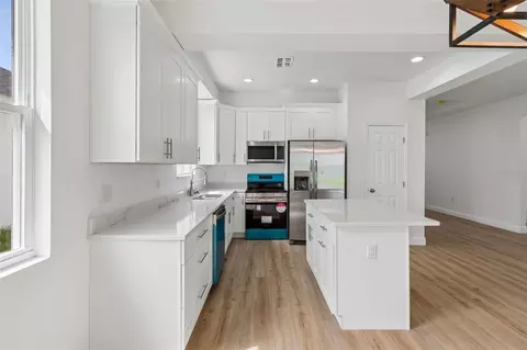 Kitchen - 2523 Avenue E SW, Winter Haven, FL 33880 photo 4 of 5