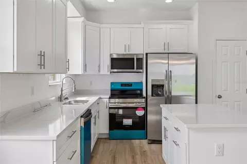 Kitchen - 2523 Avenue E SW, Winter Haven, FL 33880 photo 5 of 5