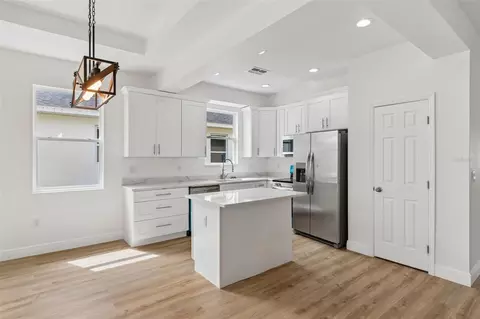 Kitchen - 2523 Avenue E SW, Winter Haven, FL 33880 photo 2 of 5