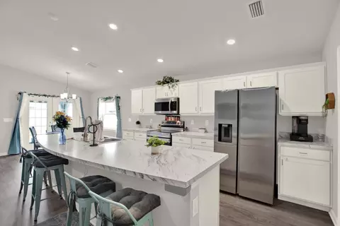 Kitchen - 117 Eagle Summit Dr, Ruskin, FL 33570 photo 1 of 4